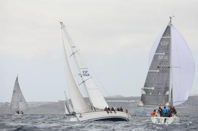 Dragonhomes, Folelé, Isla de Lobos y Guayre II lideran la clasificación del X Trofeo de Cruceros Armada Española