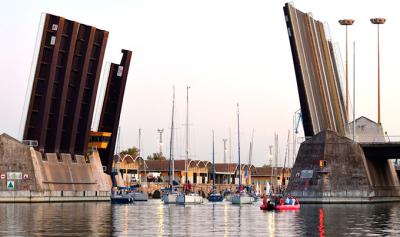 El 54º Ascenso internacional a vela del río Guadalquivir a la espera del viento El 54º Ascenso internacional a vela del río Guadalquivir a la espera del viento