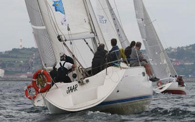 El Andantino, de Luis Llanos se hace con el triunfo de la XXVIII Regata Vuelta Asturias. El Andantino, de Luis Llanos se hace con el triunfo de la XXVIII Regata Vuelta Asturias.