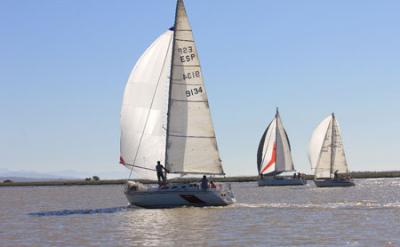 El Ascenso a vela del Guadalquivir 2012, para el 'Idefix' El Ascenso a vela del Guadalquivir 2012, para el 'Idefix'