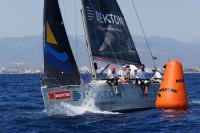 El barco almeriense ‘Peneque Pro’ vive su mejor día y acorta distancias de cara al final de la 40 Copa del Rey Mapfre