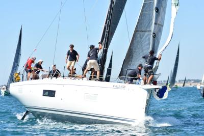 El barco de Sotogrande ‘Aviador’ de Gabriel Medem logra su primer título autonómico en el ranking de Cruceros. El barco de Sotogrande ‘Aviador’ de Gabriel Medem logra su primer título autonómico en el ranking de Cruceros.