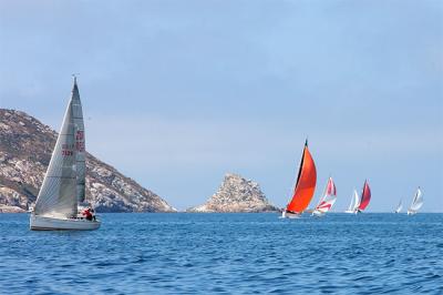 El Magical tira de táctica para hacerse con la general en la Ría de Vigo tras una jornada complicada y con encalmada en Cíes El Magical tira de táctica para hacerse con la general en la Ría de Vigo tras una jornada complicada y con encalmada en Cíes