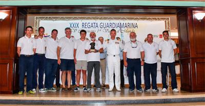 El Mirfak de Diego López se lleva el “Cabezón” y la Regata Guardiamarina de Cruceros “queda en casa” como deseaba la Armada El Mirfak de Diego López se lleva el “Cabezón” y la Regata Guardiamarina de Cruceros “queda en casa” como deseaba la Armada