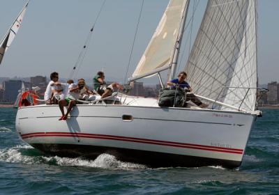 El Sanborondon de Carlos Elosegui se proclama vencedor absoluto de la XIX Regata Villa de Gijón. El Sanborondon de Carlos Elosegui se proclama vencedor absoluto de la XIX Regata Villa de Gijón.