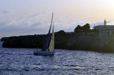 El TARHUNZ, de Diego de las Heras, a 5 minutos y 52 segundos de la victoria absoluta en la X edición de la regata Sitges-Ciutdadella El TARHUNZ, de Diego de las Heras, a 5 minutos y 52 segundos de la victoria absoluta en la X edición de la regata Sitges-Ciutdadella