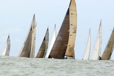 El temporal da una tregua a la Liga Cam de Cruceros y el UCA (RI-1), de Domingo Galán, se hace con el V Trofeo La Crefoundie