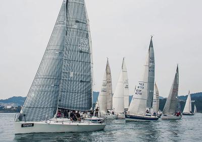 El Trofeo Comunica abre la temporada de cruceros del Monte Real Club de Yates de Baiona El Trofeo Comunica abre la temporada de cruceros del Monte Real Club de Yates de Baiona