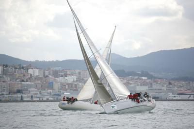 El Turismo Ourense sigue al mando en la división reina de los Cruceros en la ría de Vigo El Turismo Ourense sigue al mando en la división reina de los Cruceros en la ría de Vigo