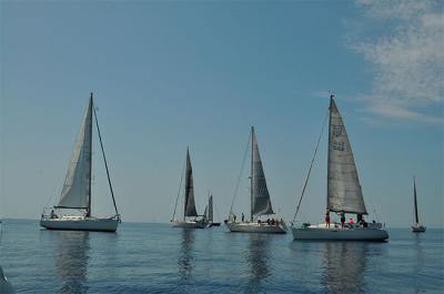 El viento no acompaña en la celebración del X aniversario de la regata Sitges-Ciutadella El viento no acompaña en la celebración del X aniversario de la regata Sitges-Ciutadella