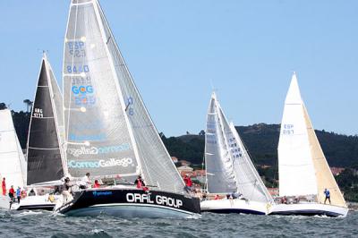 El viento y la mar se alían en la Regata Frinsa para ofrecer un gran espectáculo deportivo El viento y la mar se alían en la Regata Frinsa para ofrecer un gran espectáculo deportivo