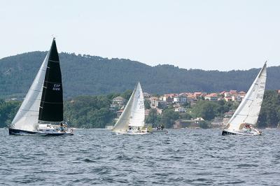 El Youkounkoun III se lleva el primer acto de la Regata Costa da Vela NB21 en A Dos