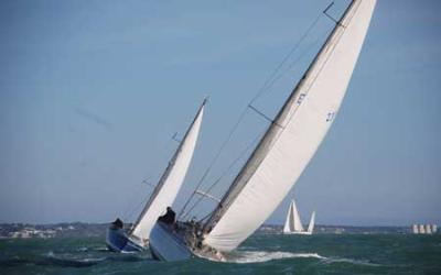 El ‘Kronos V’ amarra la victoria en Las Travesías Náuticas La Taberna del Marinero tras adjudicarse la penúltima prueba El ‘Kronos V’ amarra la victoria en Las Travesías Náuticas La Taberna del Marinero tras adjudicarse la penúltima prueba