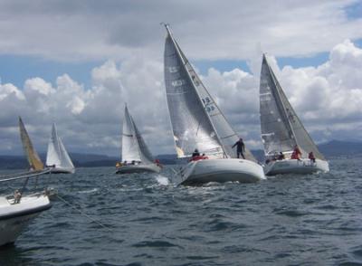 En un excepcional día de navegación  se cerró el IX Trofeo Distribunosa.