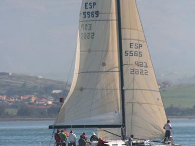 Escasa participación en el tirada del crucero santanderino, en la que tan solo compitieron 5 tripulaciones. Escasa participación en el tirada del crucero santanderino, en la que tan solo compitieron 5 tripulaciones.