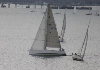 Espléndida jornada de vela para el cierre del trofeo en liza en la clase Crucero Santanderina