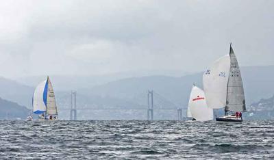 Fend la Bisse, Burla Negra y Virazón lideran el Trofeo Turismo Rías Baixas Fend la Bisse, Burla Negra y Virazón lideran el Trofeo Turismo Rías Baixas