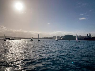 Fin de semana completo en la bahía con pruebas de vela ligera y cruceros organizado por el Náutico coruñés Fin de semana completo en la bahía con pruebas de vela ligera y cruceros organizado por el Náutico coruñés