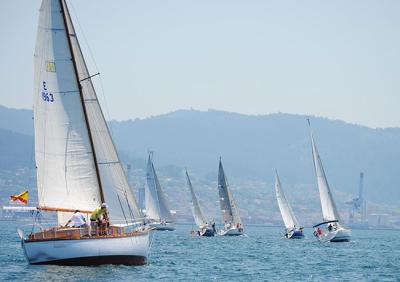 Fuerza Cuatro, Argalleiro, Travesío La Riviere y Cassandra primeros líderes en la Combarro Cruising Sail