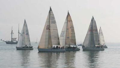 Gabriela Onofre en  clase III y Yamamay en clase II se llevan la tirada inaugural de los cruceros en Santander.