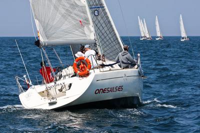 Gran jornada de regatas en el I Trofeo One Sails en el Abra