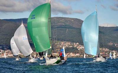 Gran regata del arousano CORSARIO VI y de los locales ENXUTO y SANUK en la 1º tirada del Interclubs Ría dse Pontevedra Gran regata del arousano CORSARIO VI y de los locales ENXUTO y SANUK en la 1º tirada del Interclubs Ría dse Pontevedra