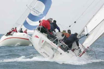 Javier Rey salva una difícil jornada de competición en la Liga de Cruceros DEL MRCYB Javier Rey salva una difícil jornada de competición en la Liga de Cruceros DEL MRCYB