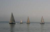 La calma total en la bahía de Santander impide la celebarción de la regata de cruceros