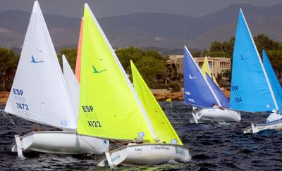 LA COPA DE ESPAÑA 2.4 mR VUELA A SANTANDER DE LA MANO DE EMILIO FERNÁNDEZ LA COPA DE ESPAÑA 2.4 mR VUELA A SANTANDER DE LA MANO DE EMILIO FERNÁNDEZ