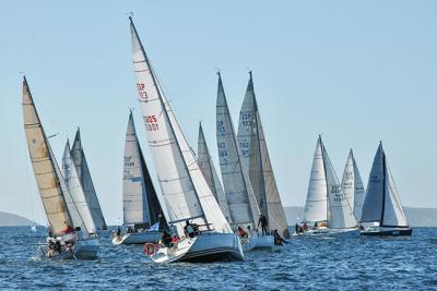 La flota de la 8ª Regata Interclubes se juega la Gran Final este sábado en la ría de Pontevedra La flota de la 8ª Regata Interclubes se juega la Gran Final este sábado en la ría de Pontevedra