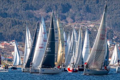 La flota de la Regata Interclubes retoma la competición este sábado en Beluso La flota de la Regata Interclubes retoma la competición este sábado en Beluso