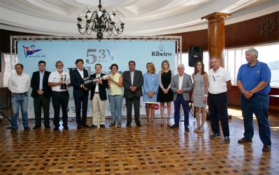 La quincuagésima tercera edición de la Regata Ribeiro - Rías de Galicia ha recibido hoy el respaldo institucional, a dos días de su inicio. La quincuagésima tercera edición de la Regata Ribeiro - Rías de Galicia ha recibido hoy el respaldo institucional, a dos días de su inicio.