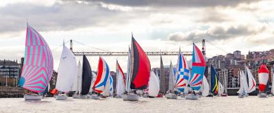 La Regata del Gallo lleva la magia al Puente Colgante y al Abra