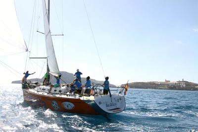 La regata Dos Continentes se disputa este jueves entre Melilla y Chafarinas La regata Dos Continentes se disputa este jueves entre Melilla y Chafarinas