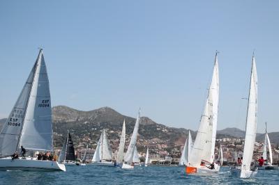 La Regata Mar de Alborán saldrá del Muelle Dos en su 40 edición. La Regata Mar de Alborán saldrá del Muelle Dos en su 40 edición.