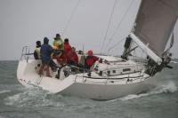 La segunda regata del Trofeo Otoño 2011 fue corta y muy lluviosa 