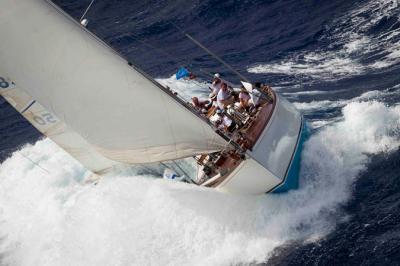 La tramontana añade espectáculo y averías en la 1ªjornada de la IX Copa del Rey Trofeo Panerai La tramontana añade espectáculo y averías en la 1ªjornada de la IX Copa del Rey Trofeo Panerai