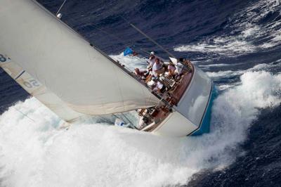 La tramontana añade espectáculo y averías en la 1ªjornada de la IX Copa del Rey Trofeo Panerai