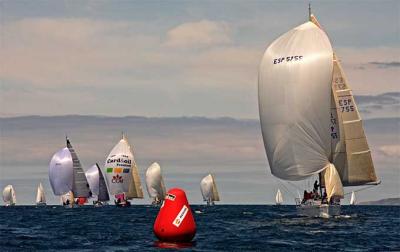 Los barcos del Monte Real Club de Yates de Bayona se imponen en la primera jornada del Trofeo Repsol