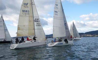Los líderes afianzan su posición a falta de una etapa del XIV Trofeo Puerto de Vigo Los líderes afianzan su posición a falta de una etapa del XIV Trofeo Puerto de Vigo