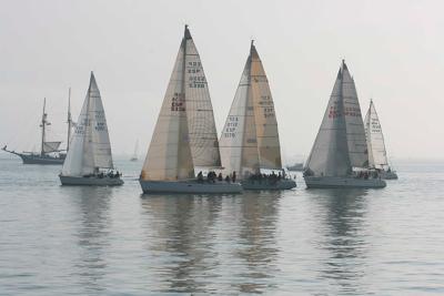 Nuevo desfile de barcos en la tirada del Crucero santanderino. Nuevo desfile de barcos en la tirada del Crucero santanderino.