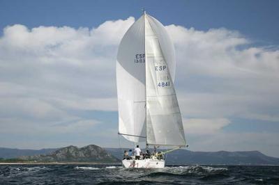 Oral Group gana la regata costera y se hace con el liderato del Campeonato Gallego de Cruceros Oral Group gana la regata costera y se hace con el liderato del Campeonato Gallego de Cruceros