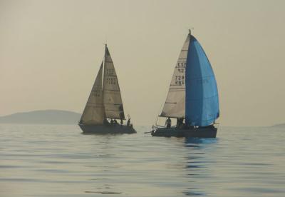 Poco viento y pocos barcos en la V Trofeo Náutico Beluso Poco viento y pocos barcos en la V Trofeo Náutico Beluso
