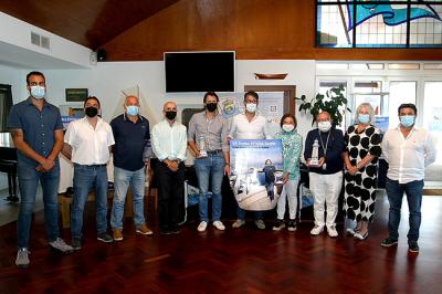 Portosín presenta su regata más emblemática: La Mar de Finisterre – Trofeo Pitusa Sabín. Valedera para el Trofeo Presidente Xunta de Galicia Portosín presenta su regata más emblemática: La Mar de Finisterre – Trofeo Pitusa Sabín. Valedera para el Trofeo Presidente Xunta de Galicia