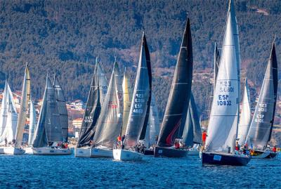 Primeros cambios en la general de la Regata Interclubes Ría de Pontevedra tras una difícil segunda etapa Primeros cambios en la general de la Regata Interclubes Ría de Pontevedra tras una difícil segunda etapa