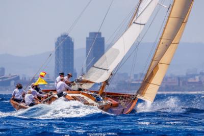 Puig Vela Clàssica. Un espectáculo de velas:  50 barcos desafían las olas en la segunda jornada