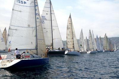 REGATA EL GAITERO - 1ª ETAPA BILBAO-SANTANDER. Phoenix' lidera la Regata El Gaitero tras la primera etapa REGATA EL GAITERO - 1ª ETAPA BILBAO-SANTANDER. Phoenix' lidera la Regata El Gaitero tras la primera etapa