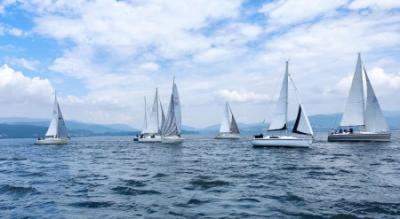 Siradella, Camping Ría de Arosa y Fixius lideran la XXII Regata Concello de Rianxo trofeo Elidente. Siradella, Camping Ría de Arosa y Fixius lideran la XXII Regata Concello de Rianxo trofeo Elidente.