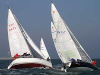 Tamborilero, en clase Crucero I y Espumeru, en Crucero II, vencedores del Trofeo de Primavera en la gijonesa bahía de San Lorenzo. 