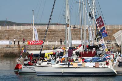 Toda la flota que toma parte en la 20 Edición de la Regata La Barquera se encuentra amarrada en el Puerto Deportivo de Gijón. Toda la flota que toma parte en la 20 Edición de la Regata La Barquera se encuentra amarrada en el Puerto Deportivo de Gijón.